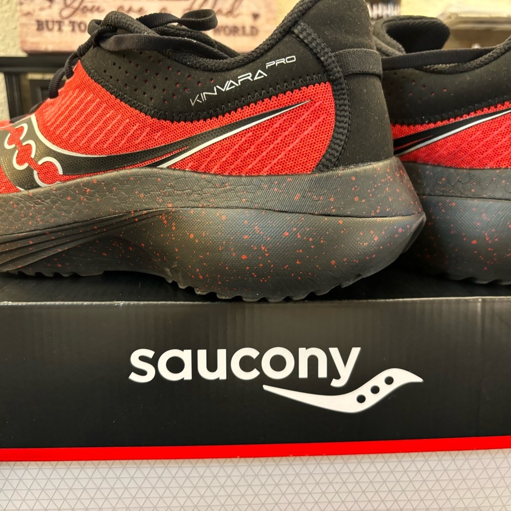 Saucony Kinvara Pro Red/Black running sneakers. New with box.Size 11